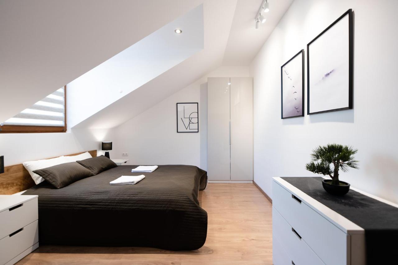 Neo Sky Apartment, Free Parking, 15 Min Walk Old Town&Kazimierz - By Homelike Krakow Bagian luar foto