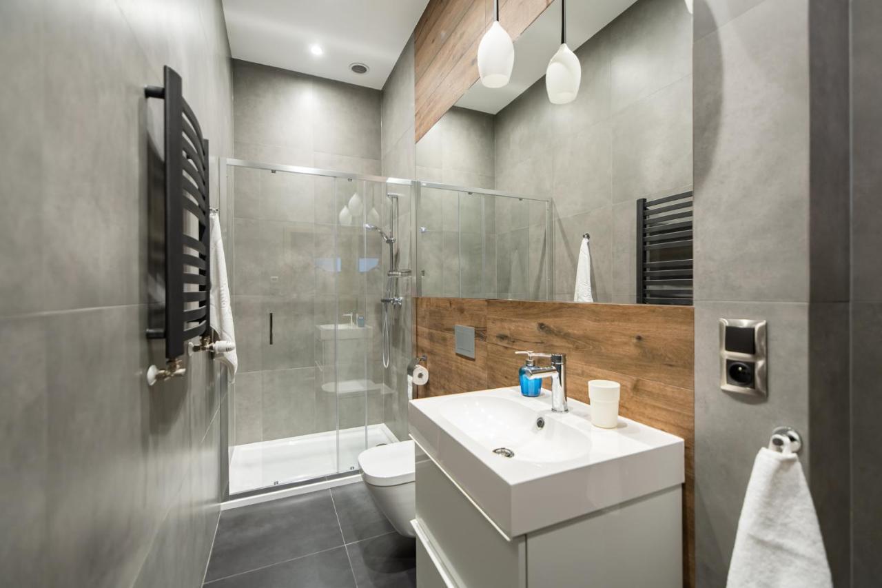 Neo Sky Apartment, Free Parking, 15 Min Walk Old Town&Kazimierz - By Homelike Krakow Bagian luar foto